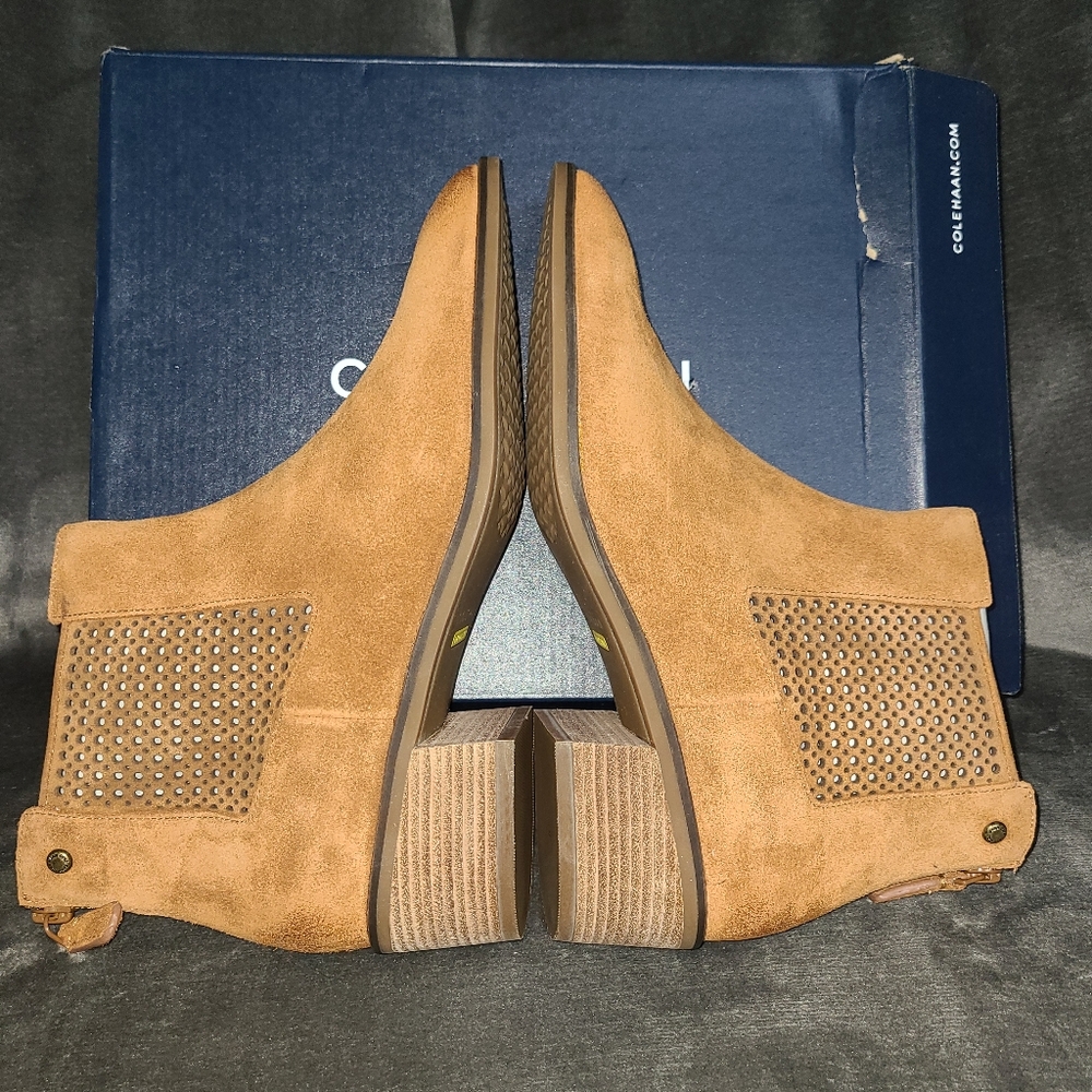 Cole Haan Bootie NWT Size 7.5 - Picture 7 of 9